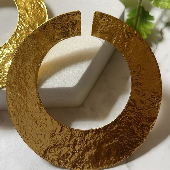 Oversized Flat Hoops - Picture 11 of 16